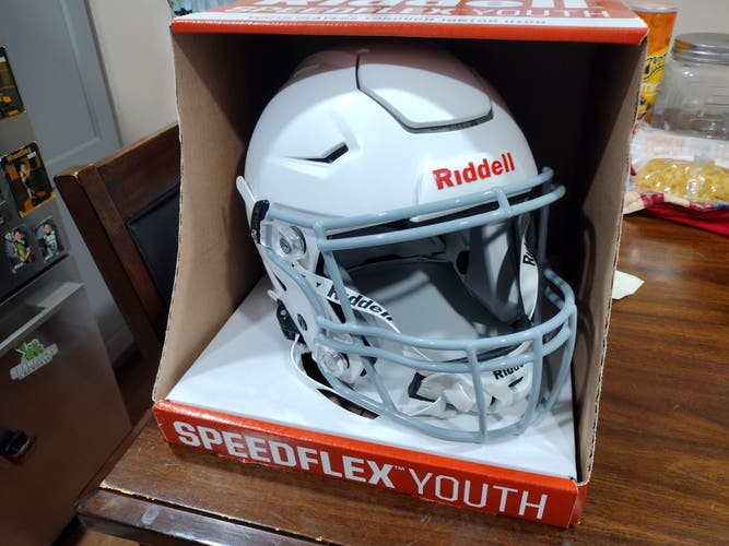 Medium Youth Riddell SpeedFlex Helmet (New)