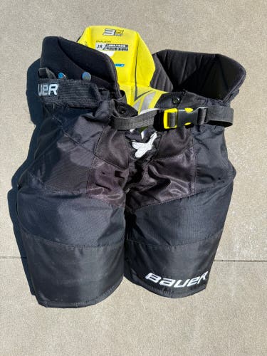 Large Junior Bauer Supreme 3S Pro Hockey Pants  (Used)