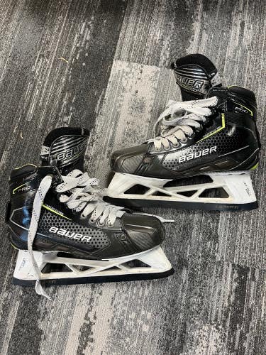 Senior Bauer Pro Hockey Goalie Skates 7.5 (Used)