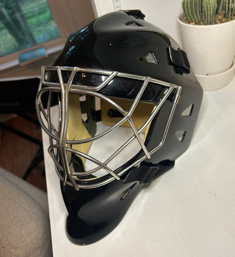 Warwick Pro Ice Hockey Goalie Mask W/ Cat Eye