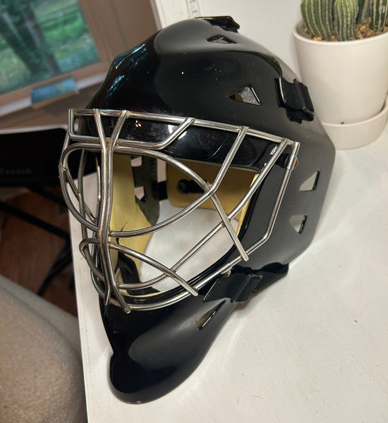 Warwick Pro Ice Hockey Goalie Mask W/ Cat Eye