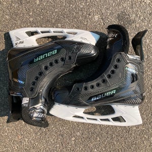 Senior Bauer Supreme Matrix Hockey Skates | Size: 7 Fit 2