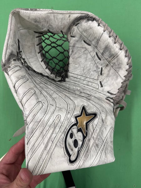 White Intermediate Brian's OPTIK 9.0 Goalie Glove Regular (Used)
