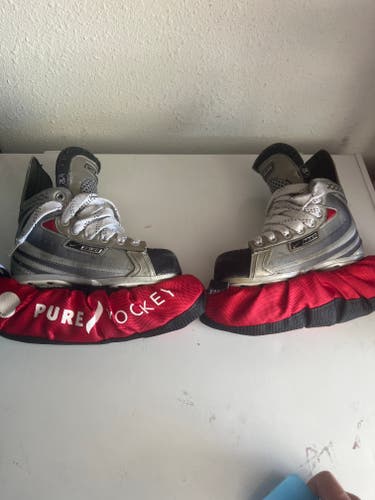 Bauer Vapor XXXX Hockey Skates Regular Width 12 (Used)