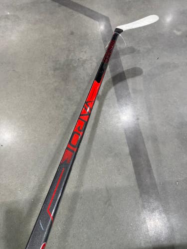 Junior Bauer Vapor X3.7 Hockey Stick Right Handed P92 (Used)