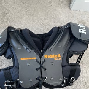 Riddell Blaze Shoulder Pads