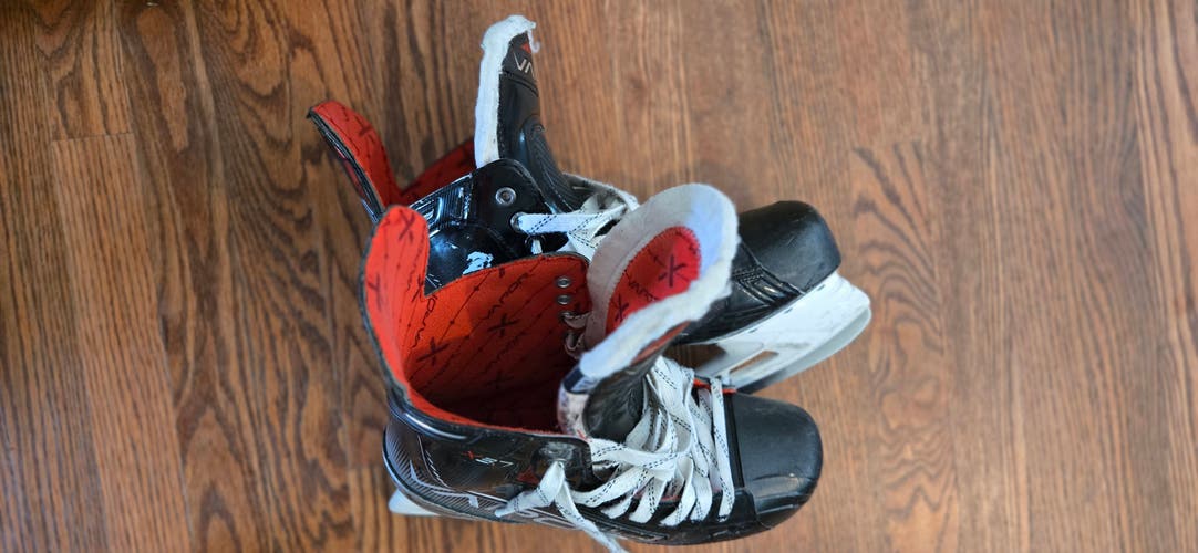 Bauer Vapor X3.7 Hockey Skates Extra Wide Width 7.5 (Used)