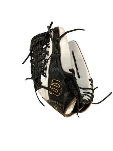 Used Wilson A1000 RH Throw Fastpitch Gloves White And Black 12 1/2" 11479-S000400377