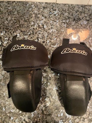Brian's Goalie Knee Guards-Junior (Used)