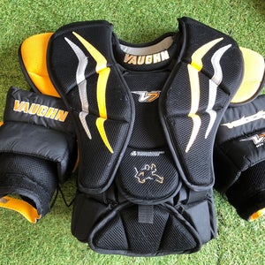 Junior Medium Vaughn Velocity V7 Goalie Chest Protector (Used)