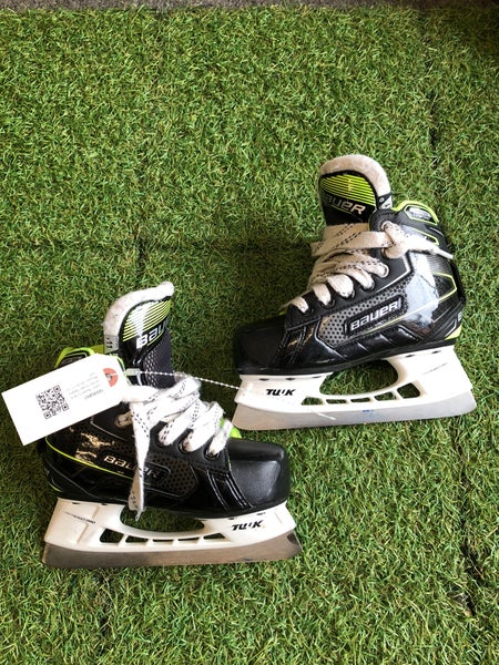 Junior Bauer GSX Hockey Goalie Skates Regular Width 11.0 (Used)