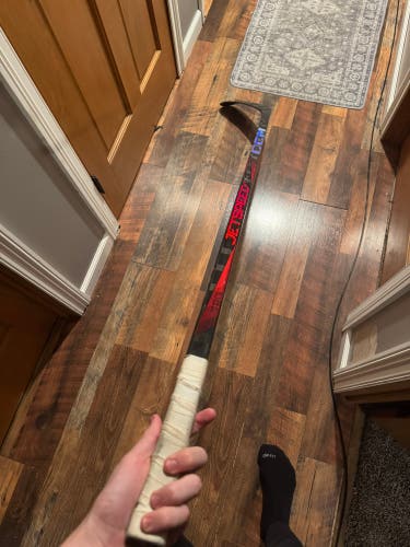 Senior CCM Jetspeed FT7 Pro Right Handed Hockey Stick P28 (Used)