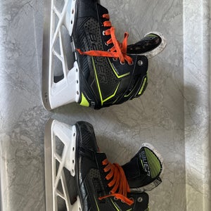 Bauer (goalie) GSX Hockey Skates 7 (Used)