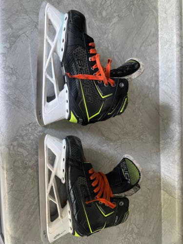 Bauer (goalie) GSX Hockey Skates 7 (Used)