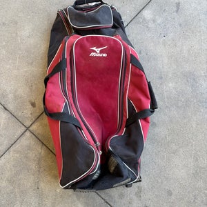 Red Mizuno Catcher's Bag
