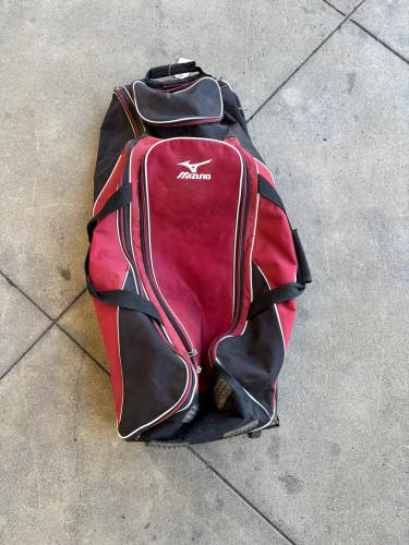 Red Mizuno Catcher's Bag