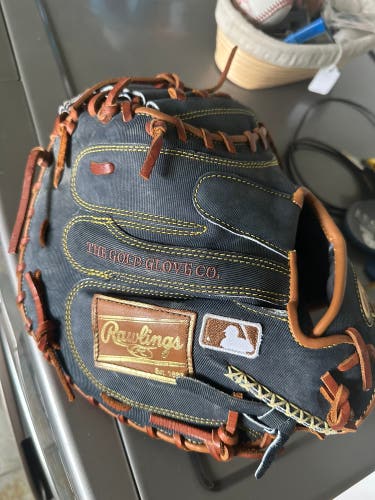 Rawlings RH Heart of the hide Catcher's Glove 34" (Used)