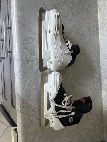 CCM 452 tacks Hockey Goalie Skates Size 4.5 (Used)