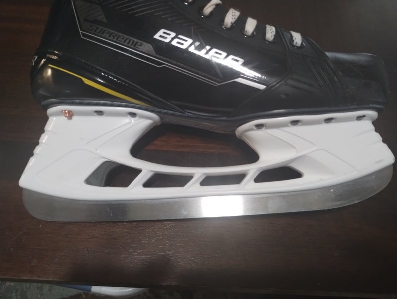 2024 Bauer Supreme M4 Hockey Skates Regular Width 10 (Used)