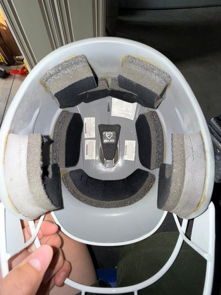 Medium/Large Nike Batting Helmet (New)