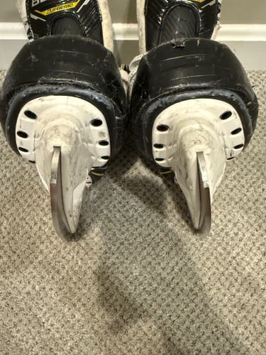 Bauer Supreme M4 Hockey Skates 5 5.0 Fit 3