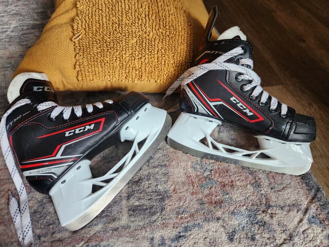 CCM JetSpeed FT340 Hockey Skates Size 1 (Used)