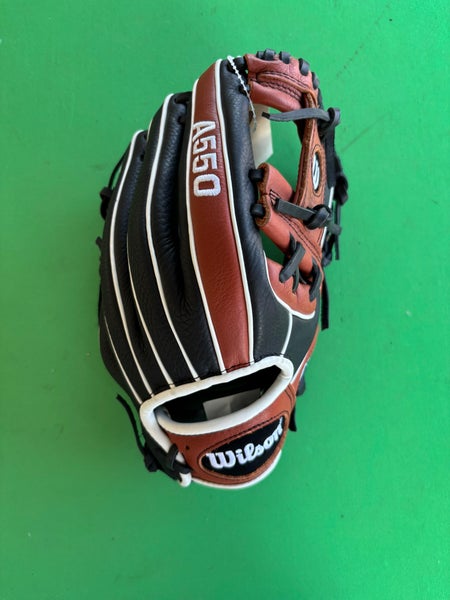 Black Wilson A550 RH Infield Baseball Glove 11.5"