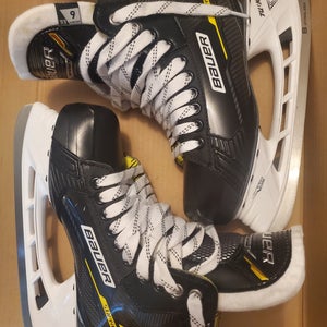 Bauer Supreme M3 Hockey Skates Extra Wide Width Size 6 (LIKE NEW)