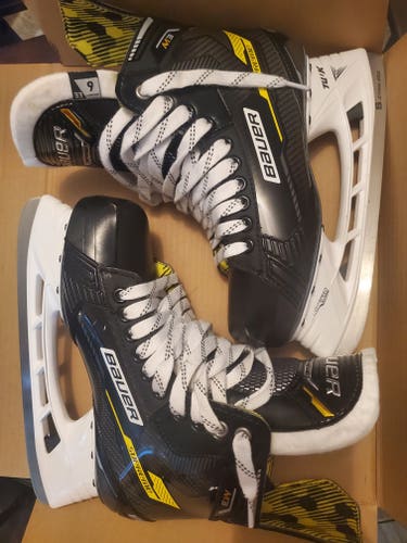 Bauer Supreme M3 Hockey Skates Extra Wide Width Size 6 (LIKE NEW)