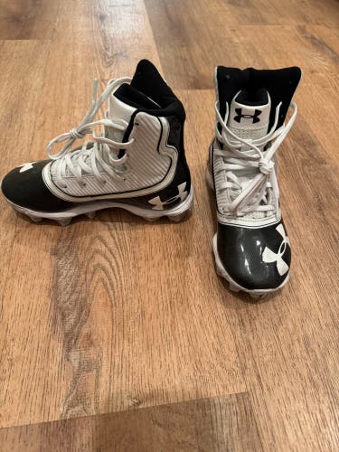 Unisex  1Y (Big Kids / Youth) Under Armour High Top Highlight Molded Cleats (Used)