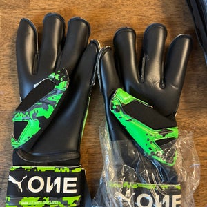 Puma Soccer goalkeeper gloves
