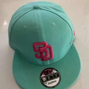 Men's One Size Fits All New Era Hat (Used)