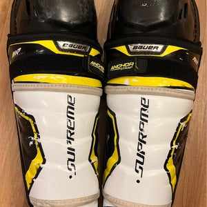 Junior Bauer Supreme 2S Pro 12" Shin Pads