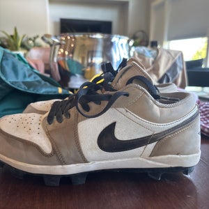 Gray Men's Adult Size M 9.5 (W 10.5) Air Jordan Cleats (Used)