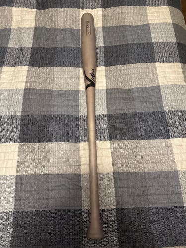 Victus Torpedo Maple Bat (-3)  30 oz 33" (New)