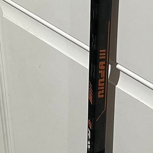 Junior Raven Right Handed Hockey Stick Toe Pattern (Used)
