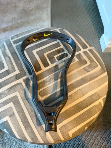 Nike Lakota Head (New)