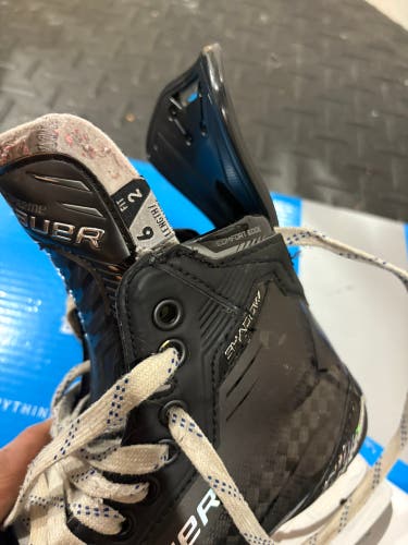 2025 Bauer Supreme Shadow Hockey Skates  6 (Used)