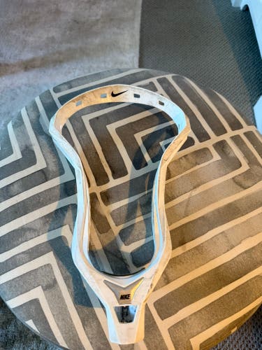 Nike Head (New)