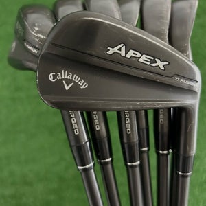 Callaway Apex 24 TI Fusion Black Smoke Iron Set 5-A / Dynamic Gold S400 Stiff
