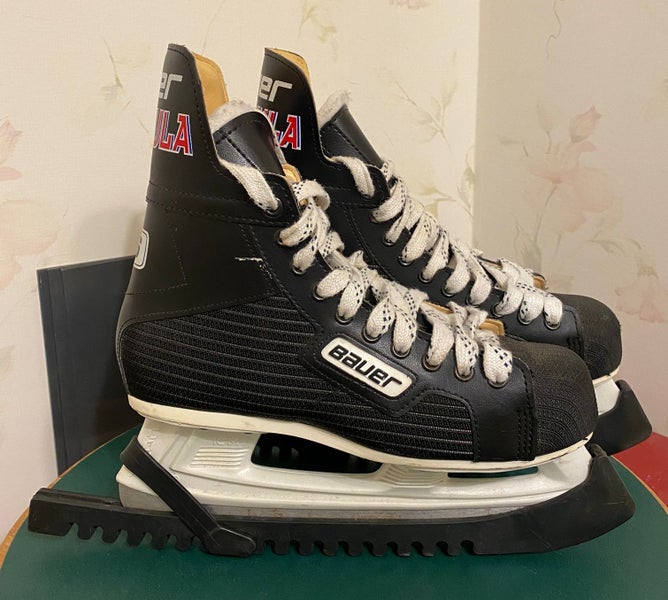 Bauer Formula 46 Ice Hockey Skates - Size 8A, Barely Worn + Guards