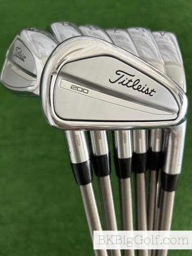 Titleist T200 23 Forged Iron Set 4-P / SteelFiber i110 Regular Graphite