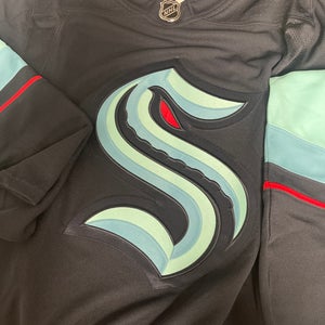 Men's Size 52 Adidas Jersey (New)
