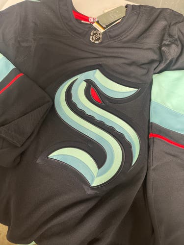 Men's Size 52 Adidas Jersey (New)