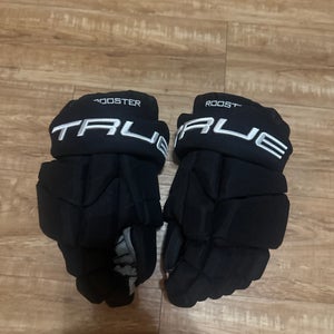 Custom True hockey gloves