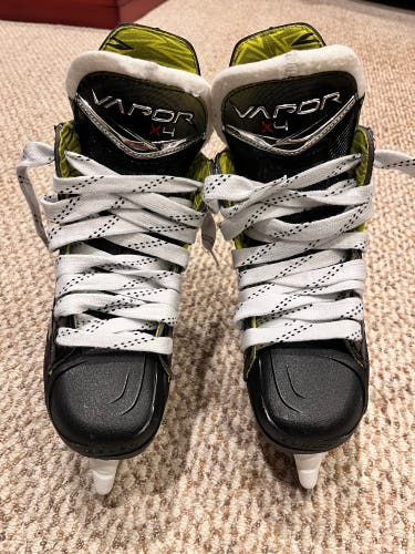 Junior Bauer Vapor X4 Hockey Skates Regular Width Size 2.0 (Like New)