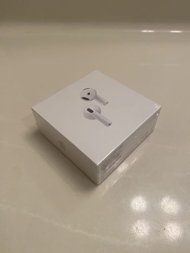 Apple AirPods 4 - Active Nosie Cancellation