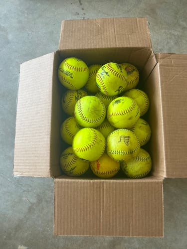 Mens Slowpitch Softballs