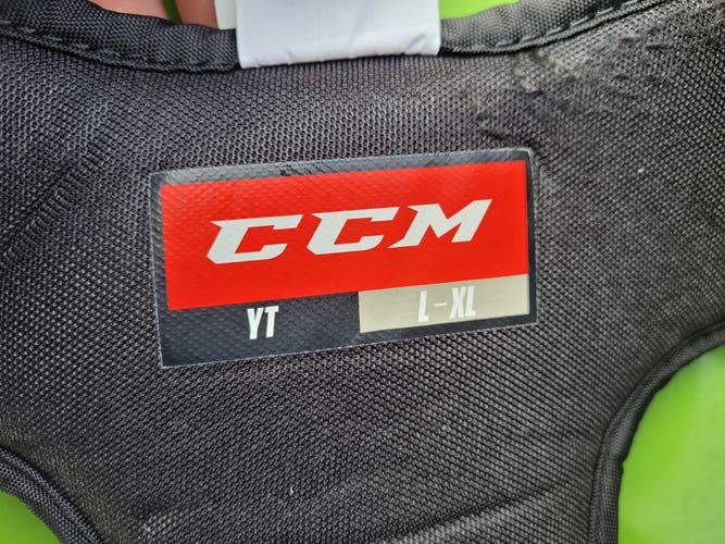 Large/Extra Large CCM Y flex Goalie Chest Protector (Used)