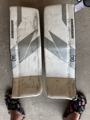 24" Warrior Ritual G7 Goalie Leg Pads (Used)